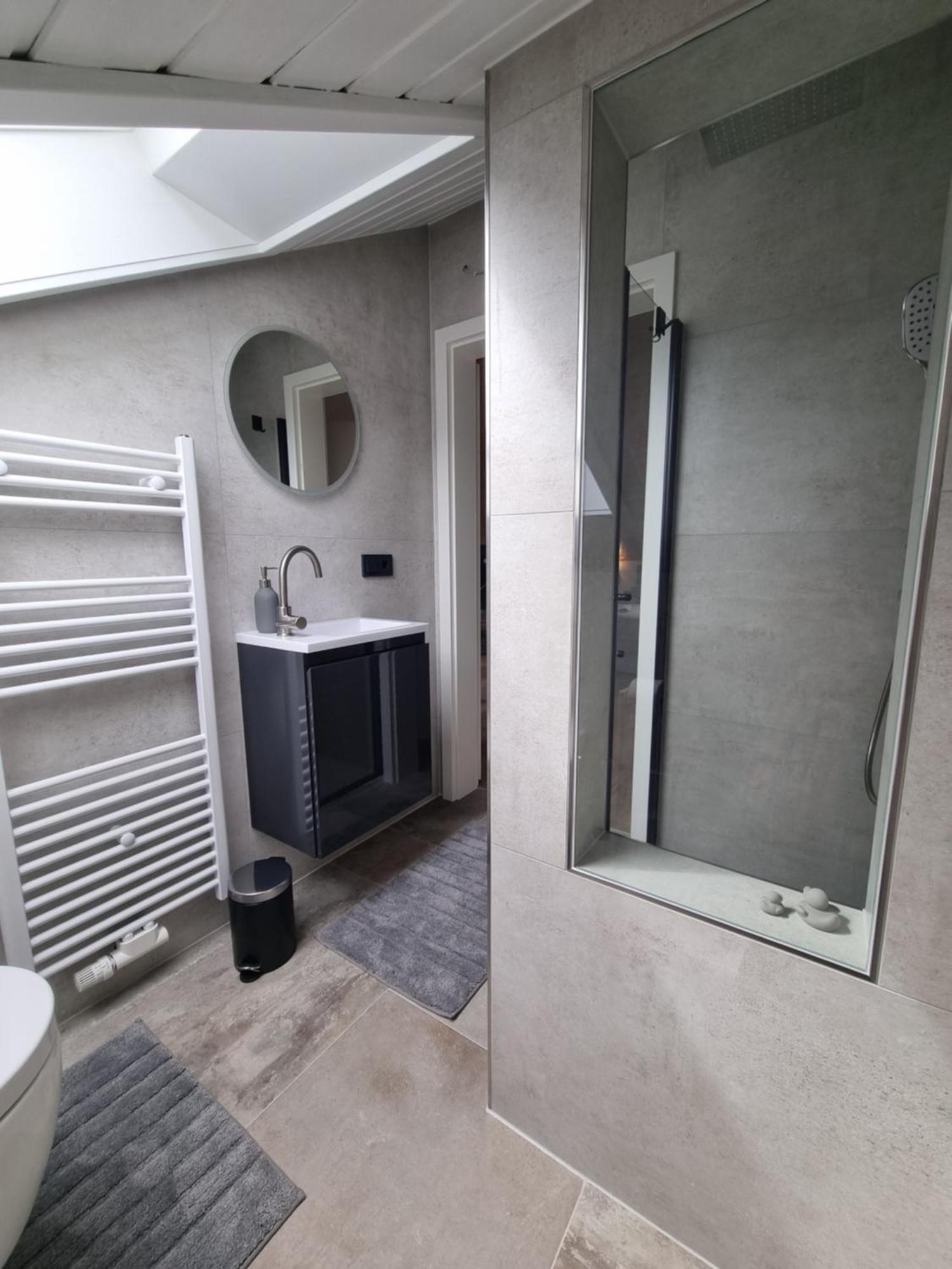 Miu'S Roof Apartment Алпирсбах Екстериор снимка